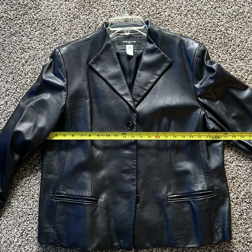 Women’s leather blazer/jacket - Picture 3 of 5